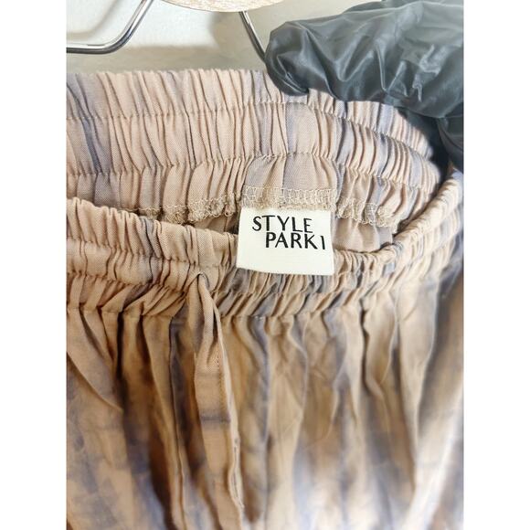 Boutique Vacation Loungewear Coord Set Loose Fitting One Size - Picture 6 of 12